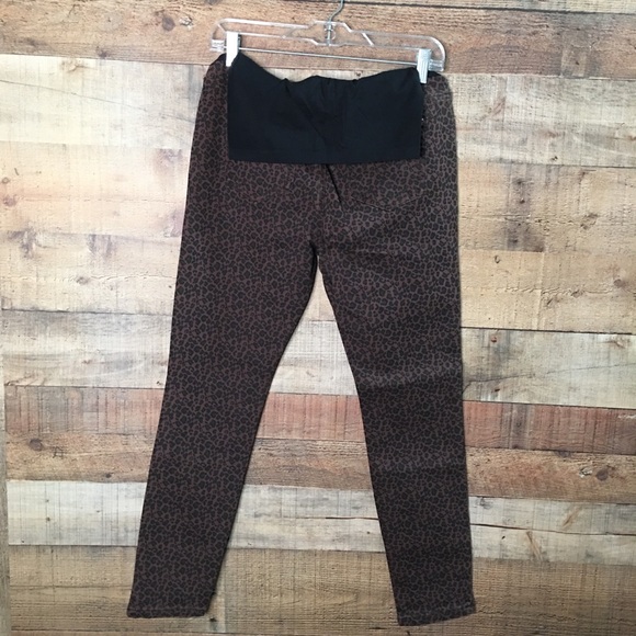 ALIVIA FORD Maternity Printed Cheetah Denim Jeans - Picture 2 of 10